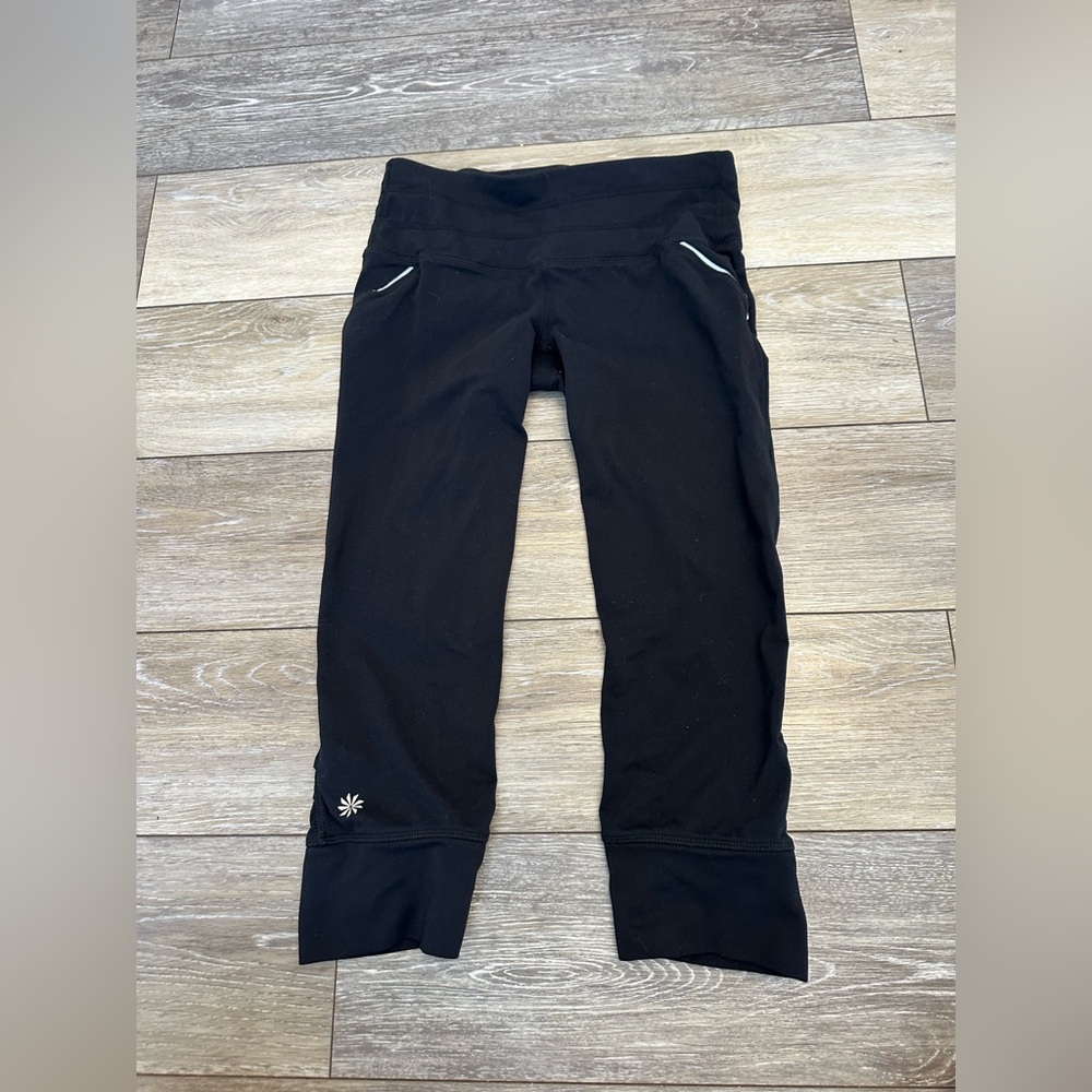 Athleta Relay Capri Leggings